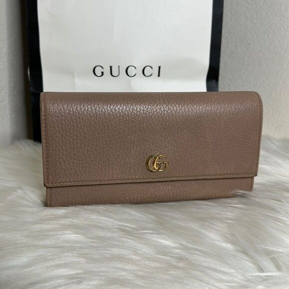 💯Authentic Gucci Zipped Around Long Wallet 🍀 - Picture 1 of 16